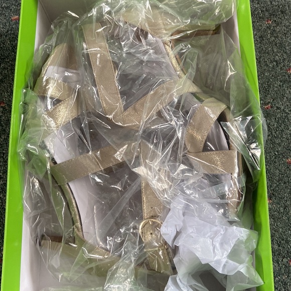 Brand New Heels - Picture 4 of 4